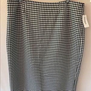 DressBarn Houndstooth Pencil Skirt.