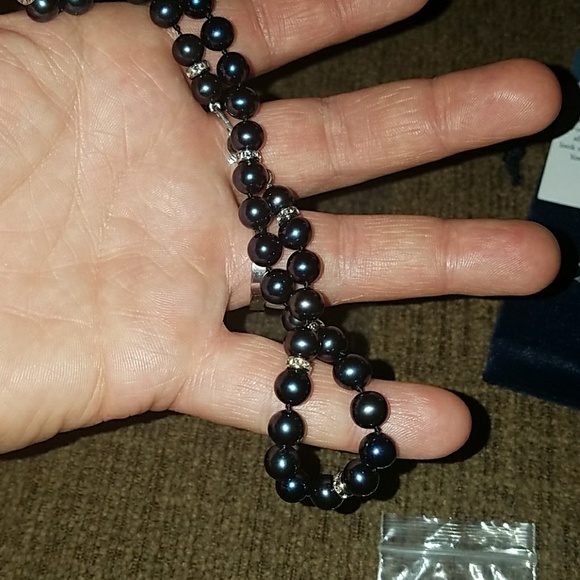 Necklace and matching earrings - Picture 2 of 3