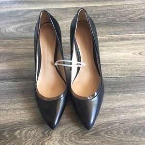 Zara pointed black pumps!