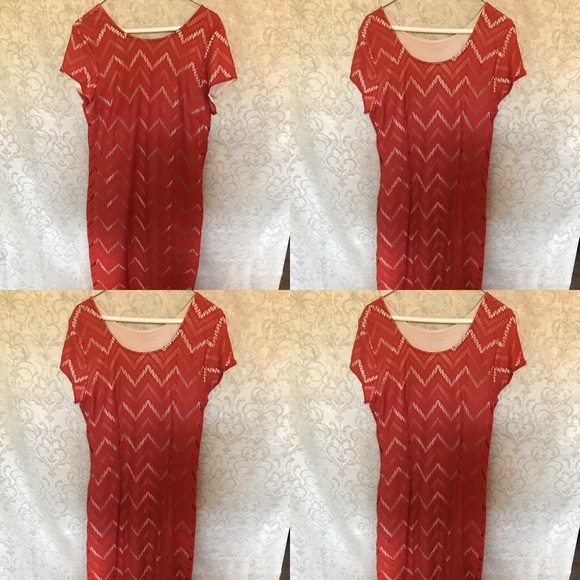 Sisterhood of the Traveling Dress, in REAL life 😳 - Picture 4 of 6