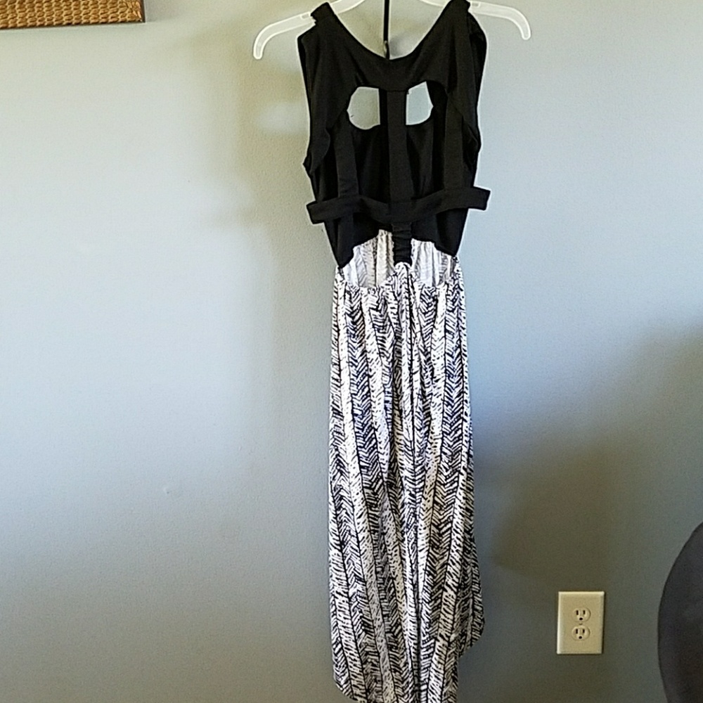 Dress - Picture 2 of 4