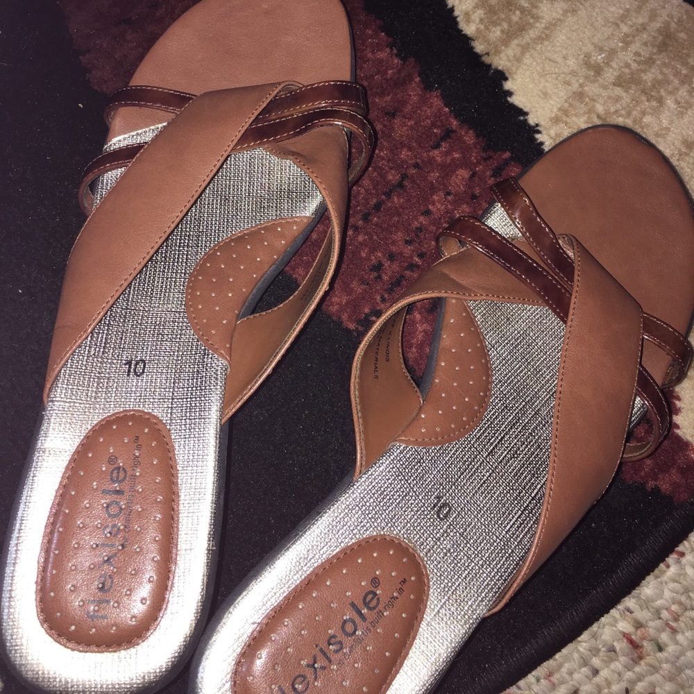 Sliders sandals