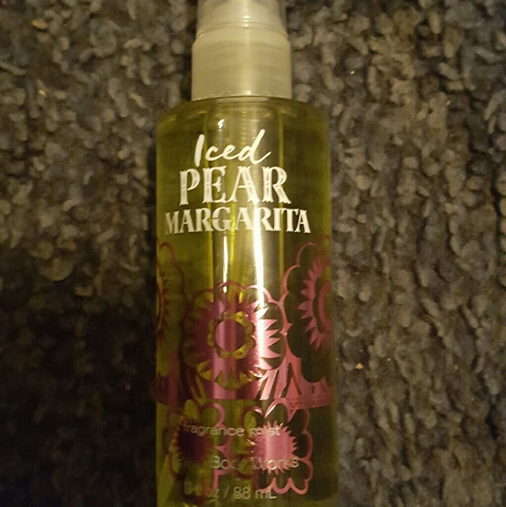 BATH & BODY WORKS