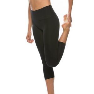 jolyn black capri leggings