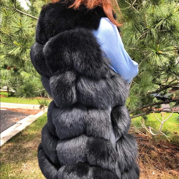 a fur vest from polar fox and Leather lining - Picture 3 of 3
