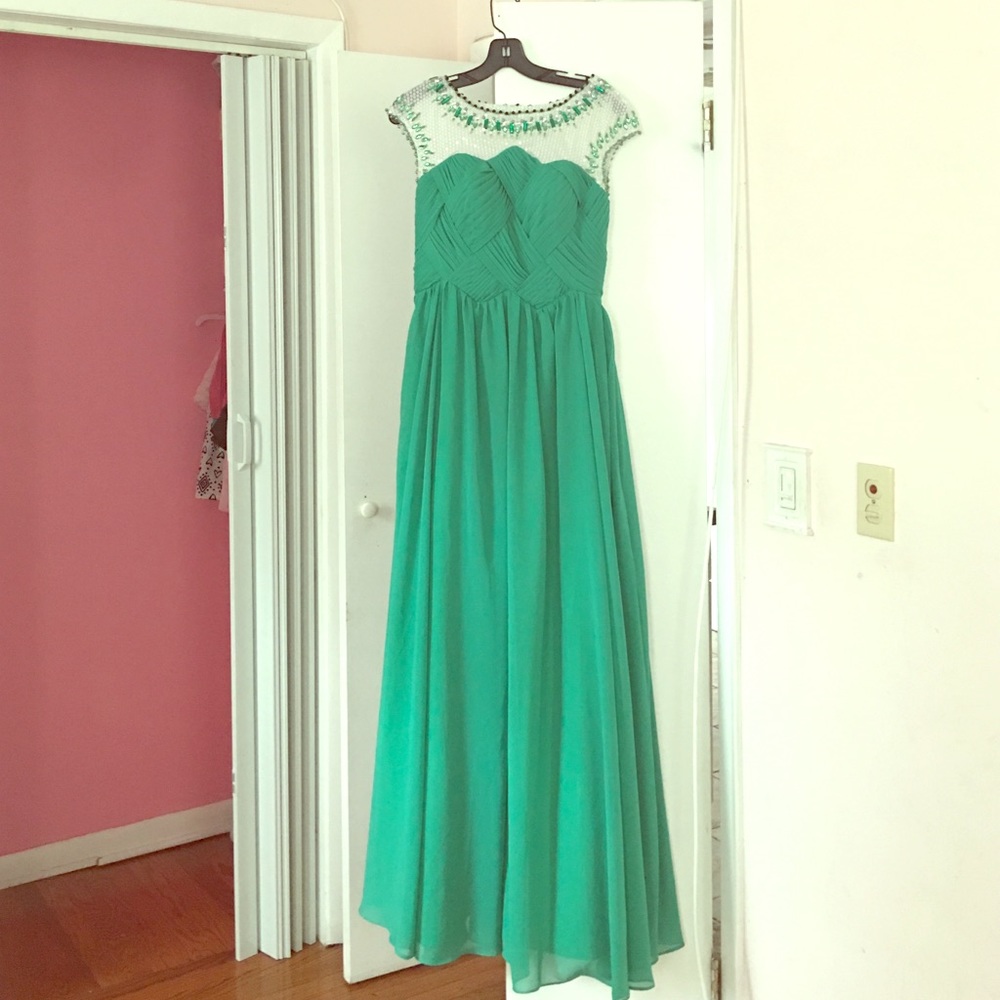 Custom made dress👗✨