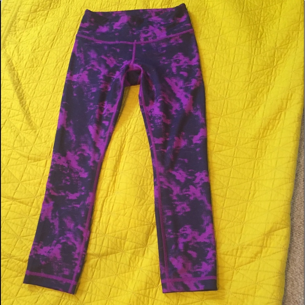***SOLD***Lululemon crops! Size 2
