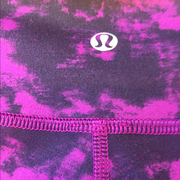 ***SOLD***Lululemon crops! Size 2 - Picture 3 of 4