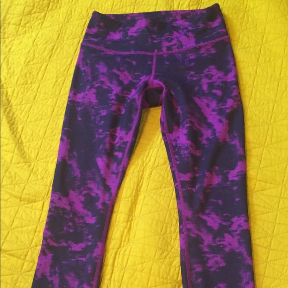***SOLD***Lululemon crops! Size 2 - Picture 4 of 4