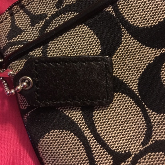 Coach wristlet - Picture 4 of 4