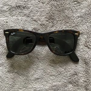 Ray Ban Tortoise Wayfarer