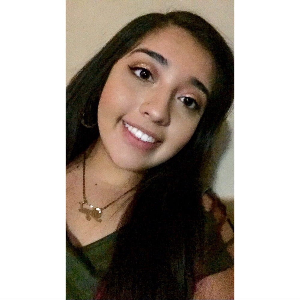 Meet your Posher, Itzel