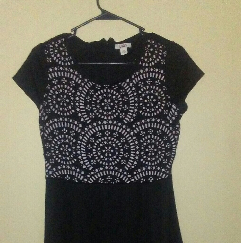 Dress - Picture 2 of 3