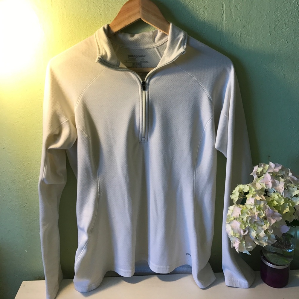 Patagonia cream top+free mystery gift
