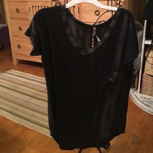 Cute tie dye black and gray poof top