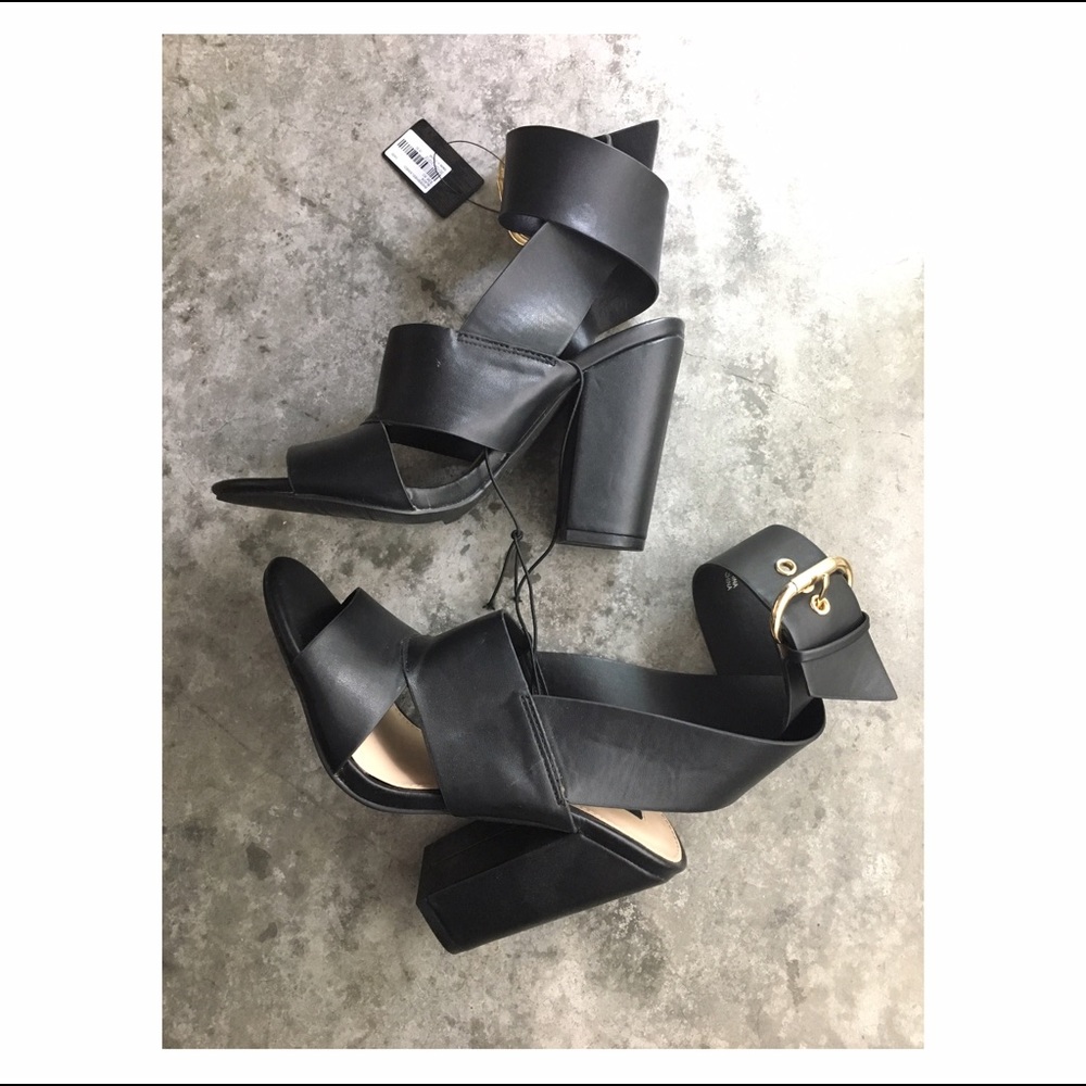 Forever 21 Strappy Faux Leather Sandal