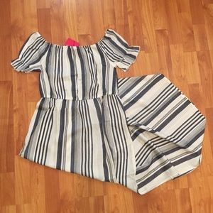 Boohoo Frill Sleeve Maxi Dress - NWT