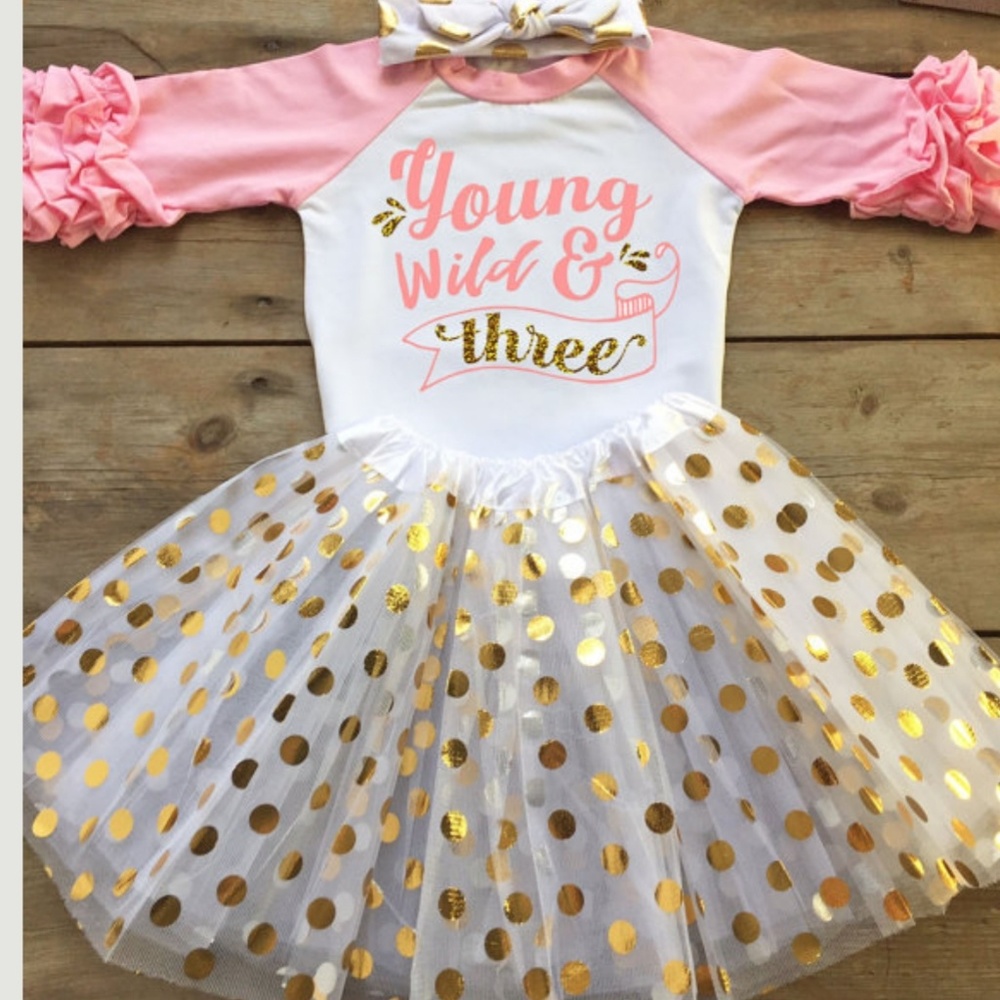 🕜🕜🕜Cute young wild and 3 bday outfit
