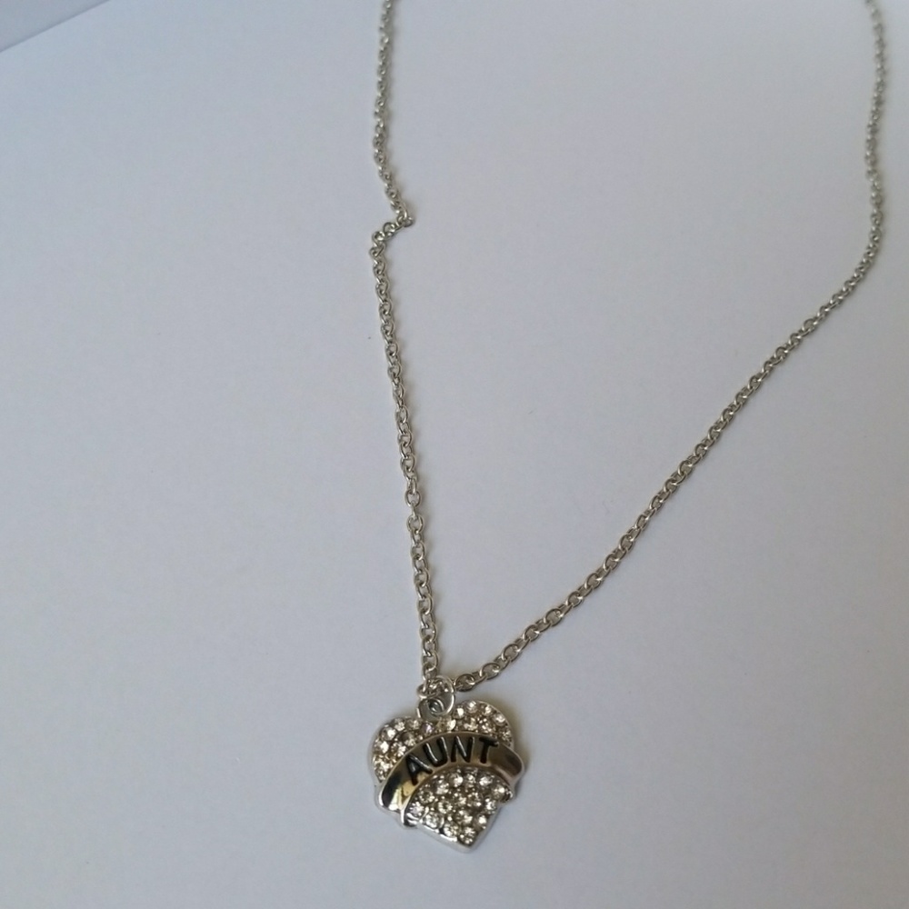 AUNT heart shaped with rhinestones necklace
