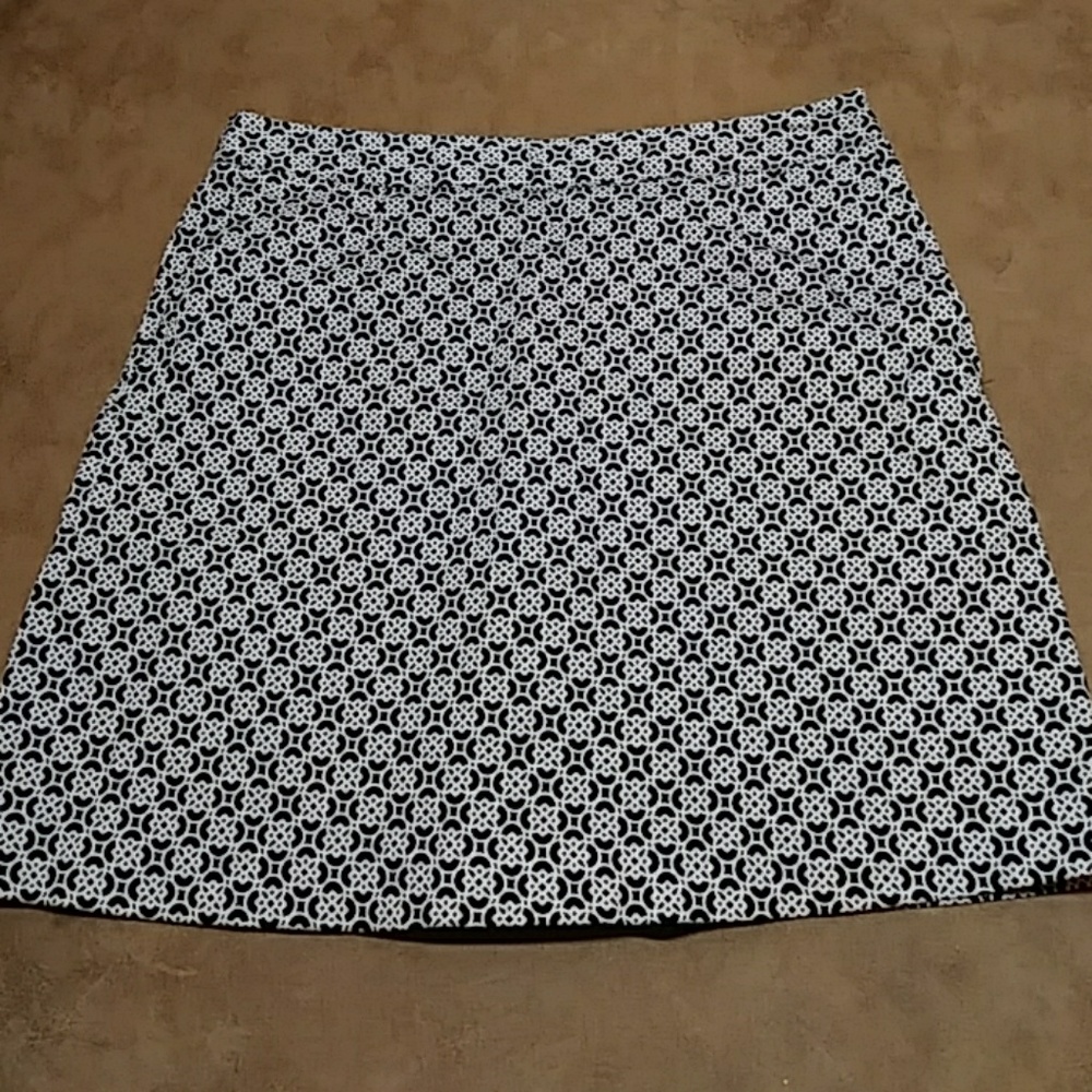 LIZWEAR Skort Black&White Size 6