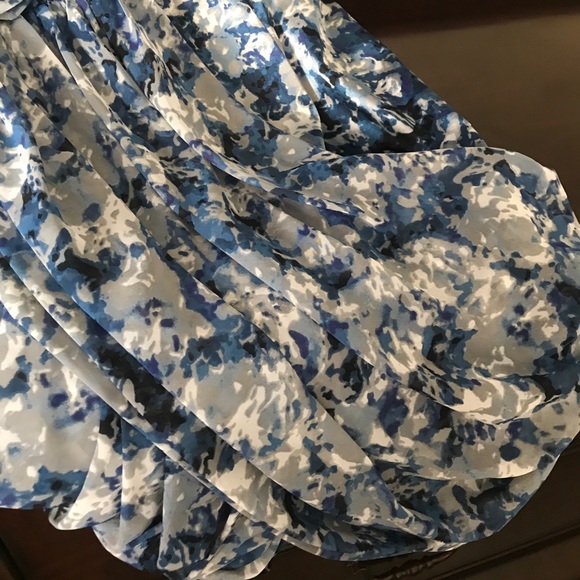 Dress - Picture 7 of 8