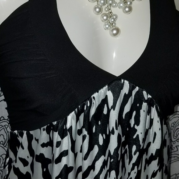 Maxi Dress, very flattering shape! - Picture 3 of 5