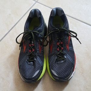 MENS BROOKS RUNNING SHOES