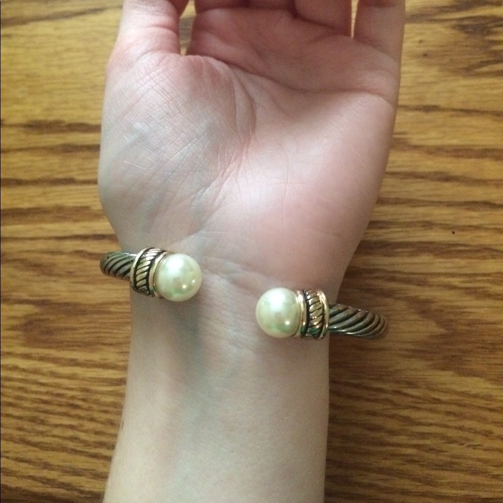 Preppy Pearl Bracelet
