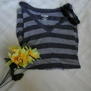 Old Navy Gray Striped T-shirt