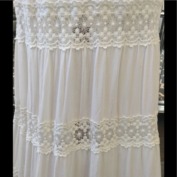 Firm Flash Sale🔥🔥White Crochet and Lace Maxi - Picture 2 of 6
