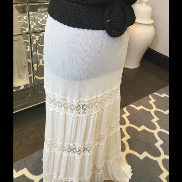 Firm Flash Sale🔥🔥White Crochet and Lace Maxi - Picture 5 of 6