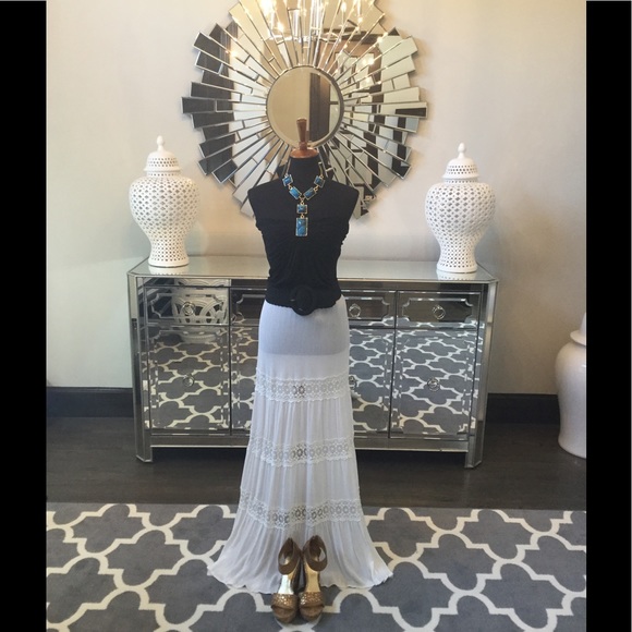 Firm Flash Sale🔥🔥White Crochet and Lace Maxi - Picture 6 of 6