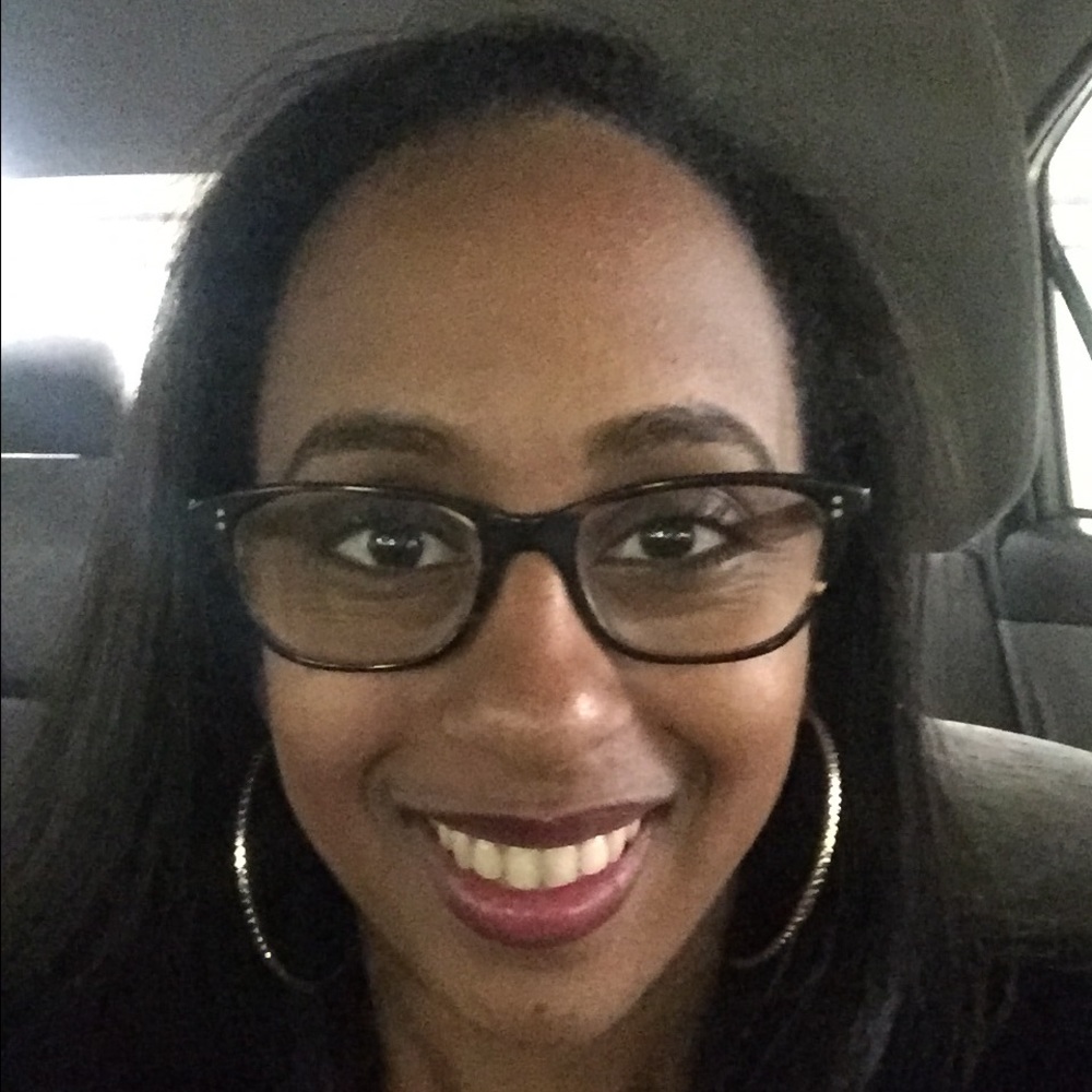 Meet your Posher, Aida