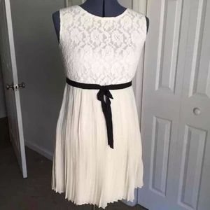 Forever 21 Cream Lace/Pleated Dress, Size M
