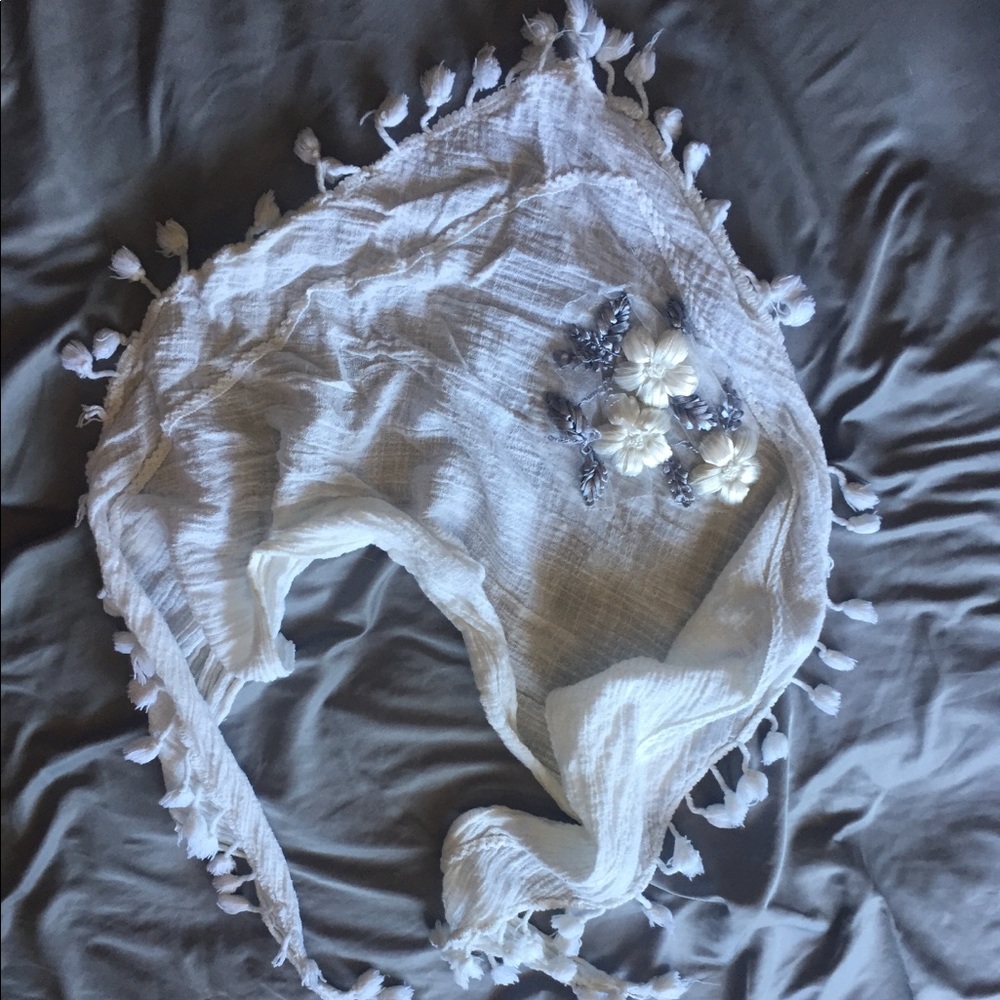 Beautiful FRENCH embroidered scarf NWOT