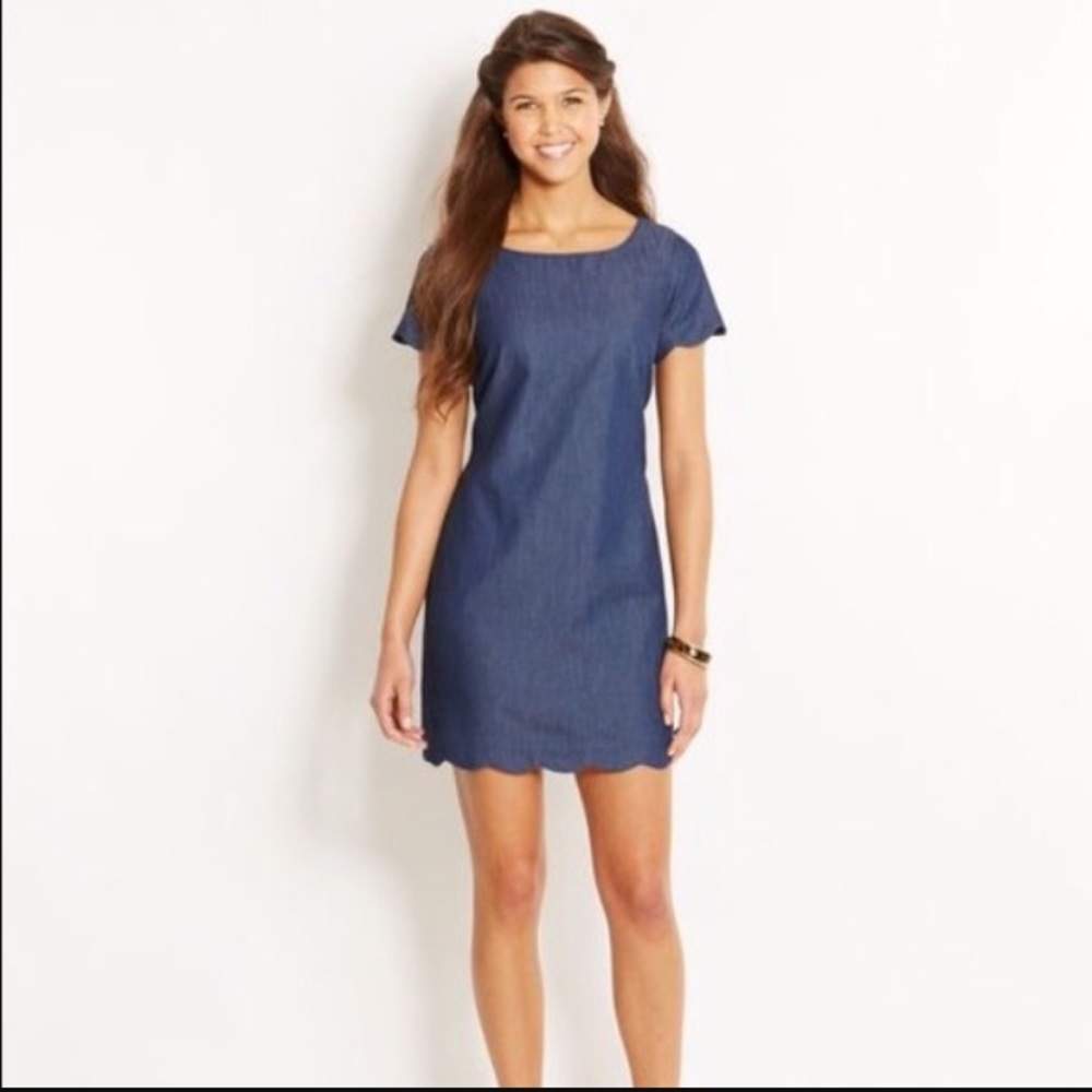 Vineyard Vines chambray scallop dress