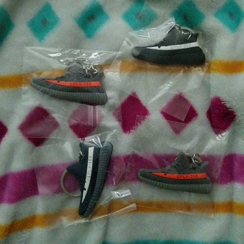 Key chains yezzy 10 thro pa y pal. 12 here