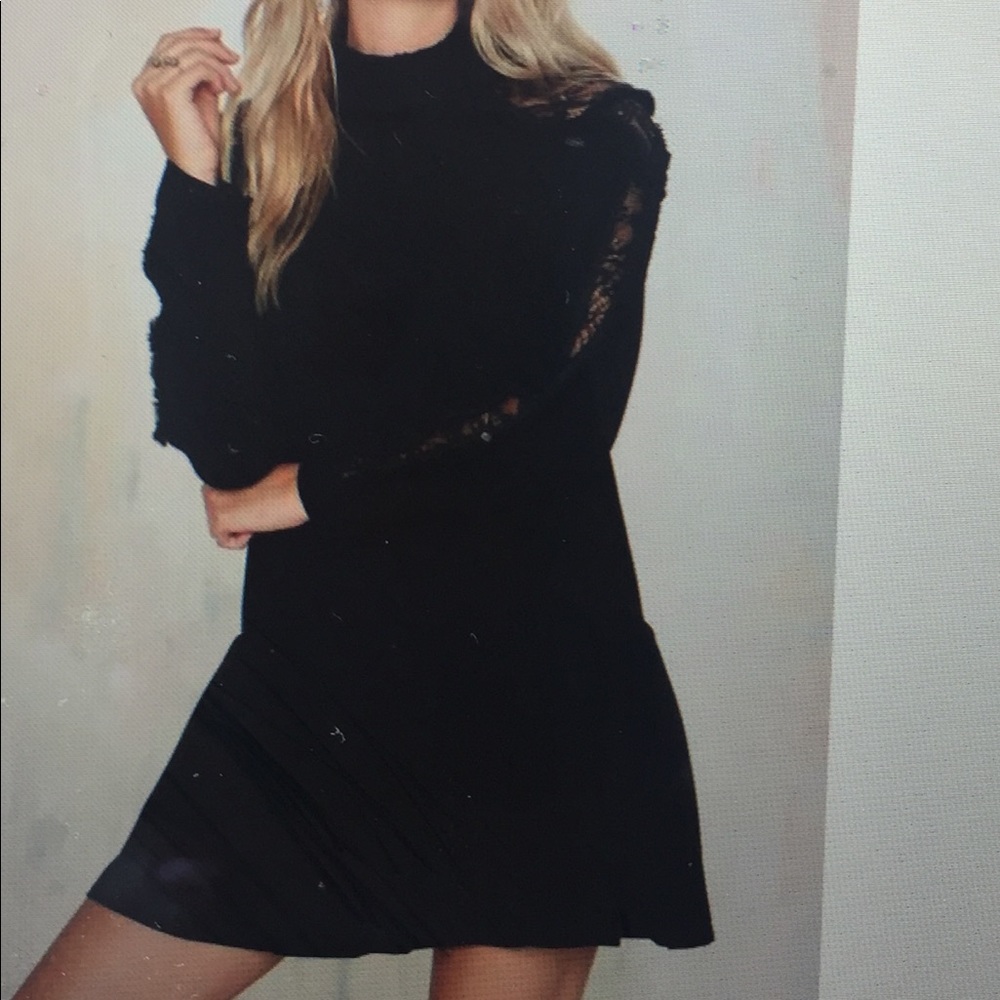 🎉HP🎉 Endless Rose black dress with lace size s