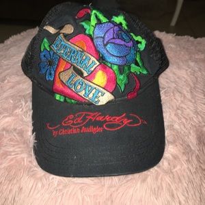 Woman's ed hardy hat
