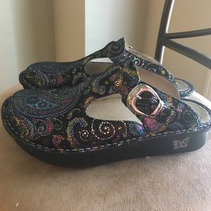 Alegria clogs