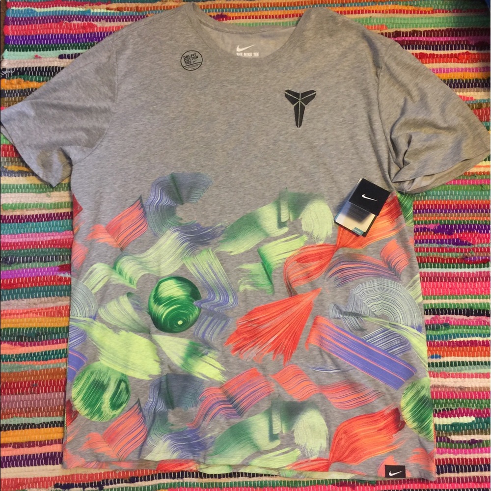 Men's Nike brand T-shirt.