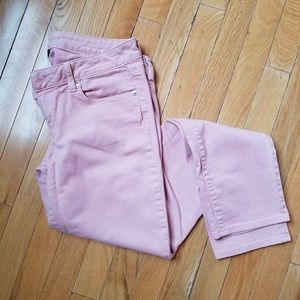 American Eagle light pink skinny jeans