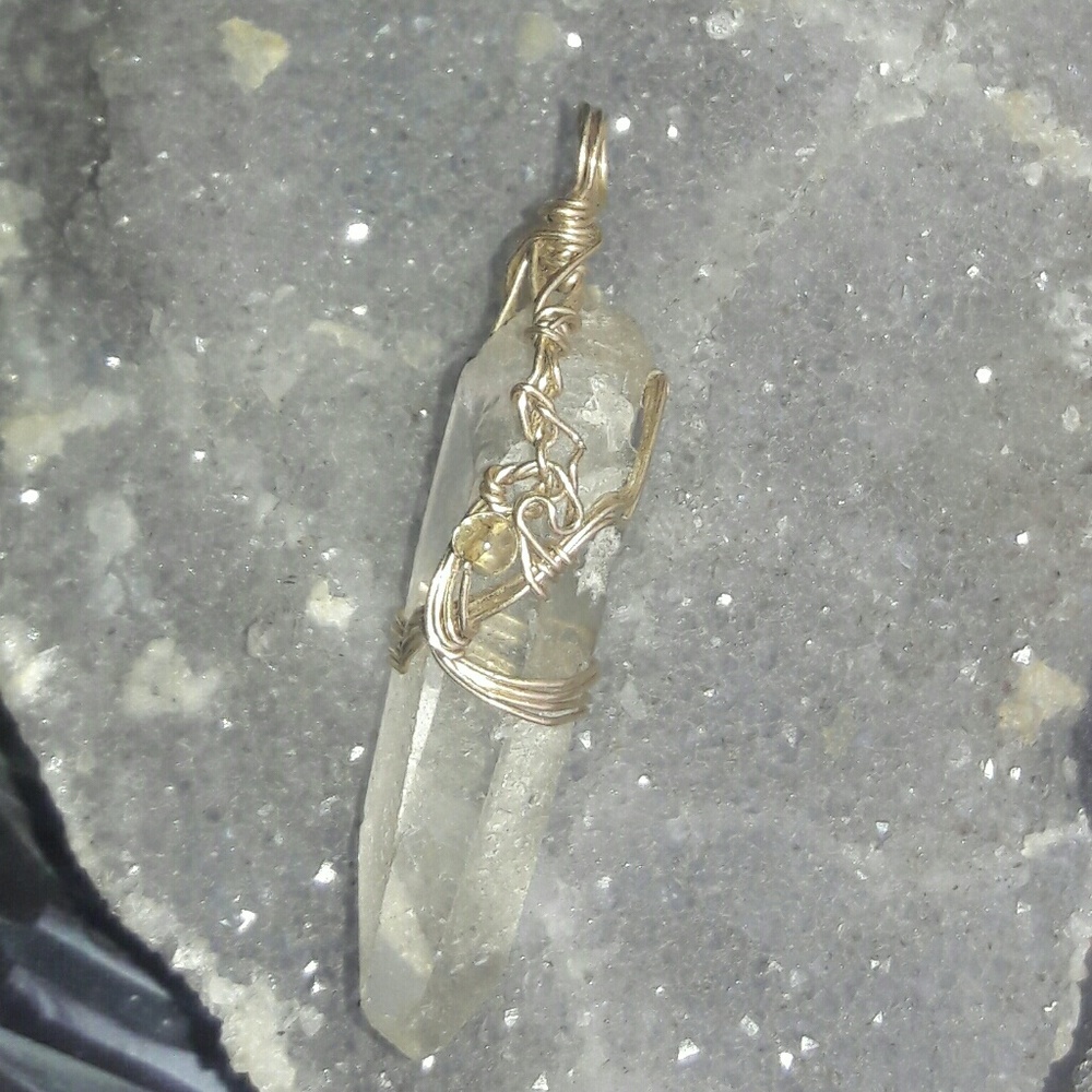 Quartz crystal wire wrapped pendant