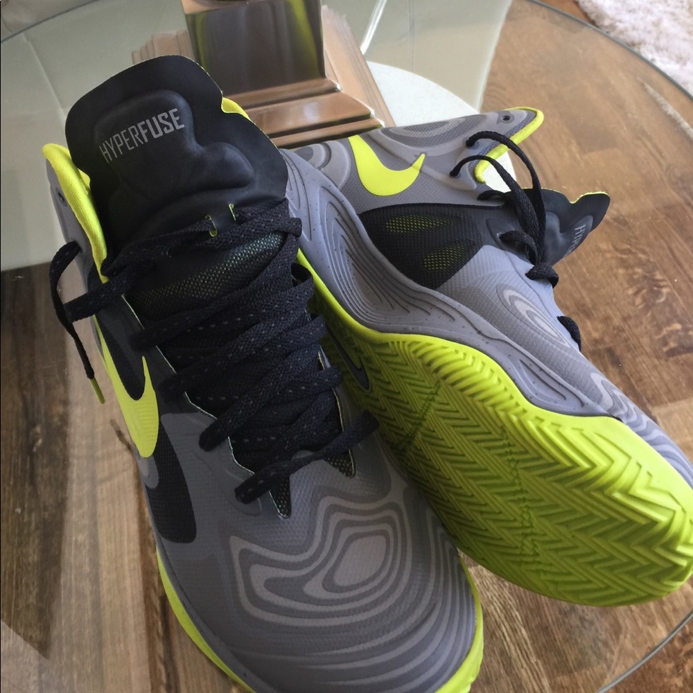 NWOT men's Nike