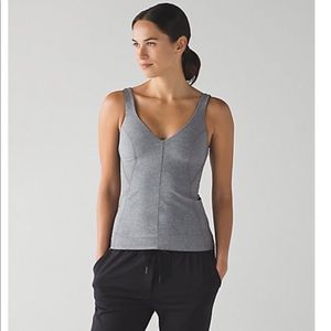✨SALE ✨ Lululemon Contour Tank! size 6, runs small