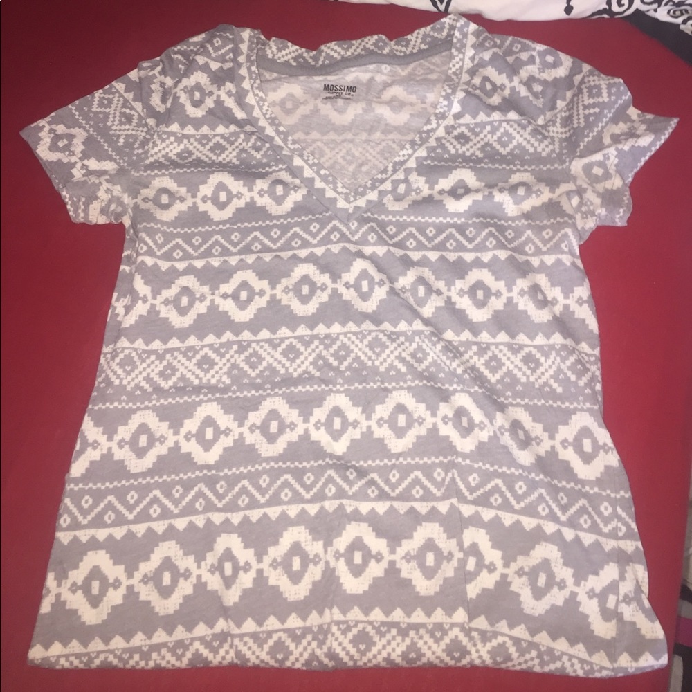 Printed v-neck knit tee