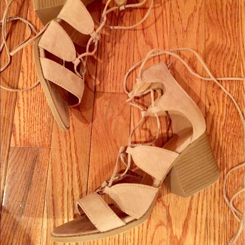 Lace-up Chunky Heel Sandals