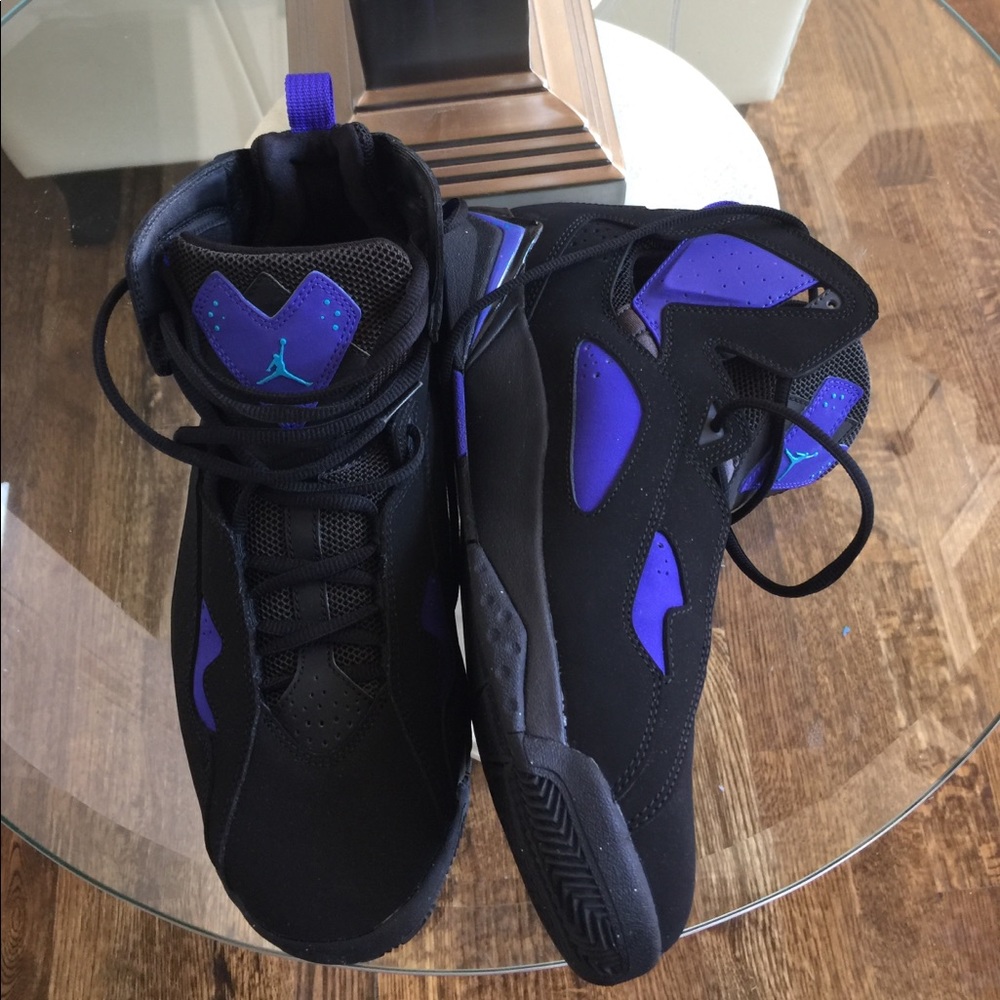 NWOT men's Nike shoes