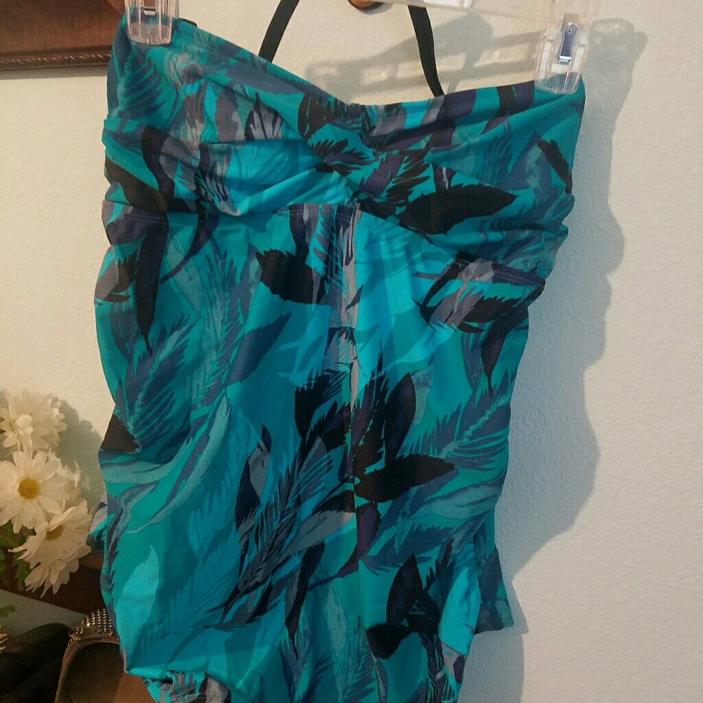 Swim top maternity