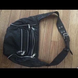 UrbanOutfitters Vintage Genuine Leather Fanny Pack